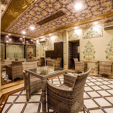 Collection O 36316 Hotel White Palace Jaipur Exteriör bild