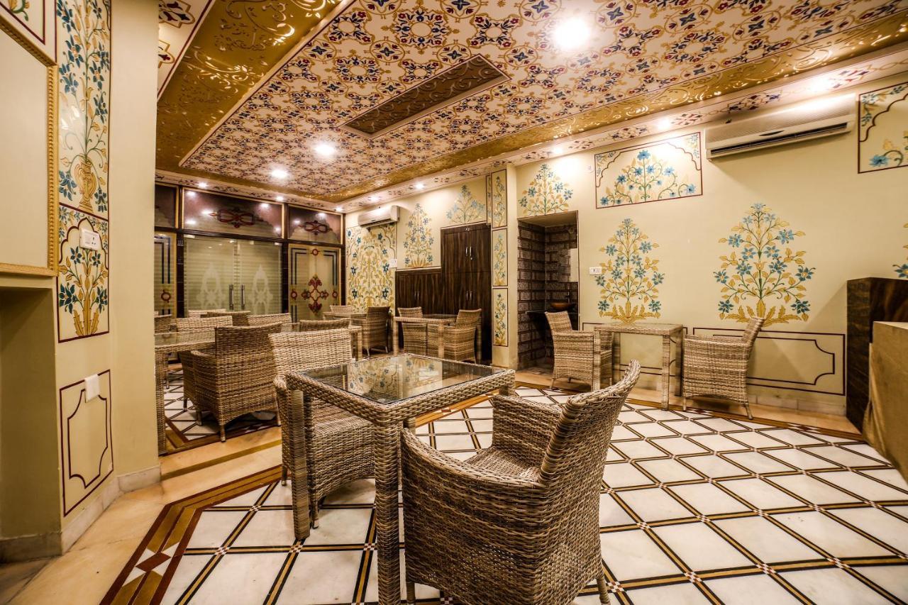 Collection O 36316 Hotel White Palace Jaipur Exteriör bild