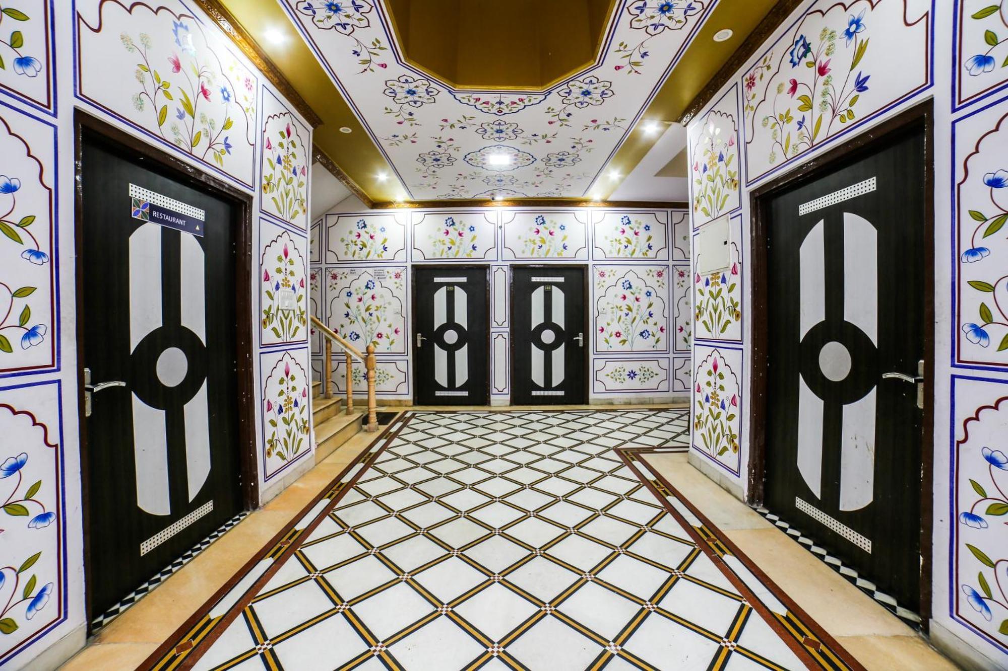 Collection O 36316 Hotel White Palace Jaipur Exteriör bild