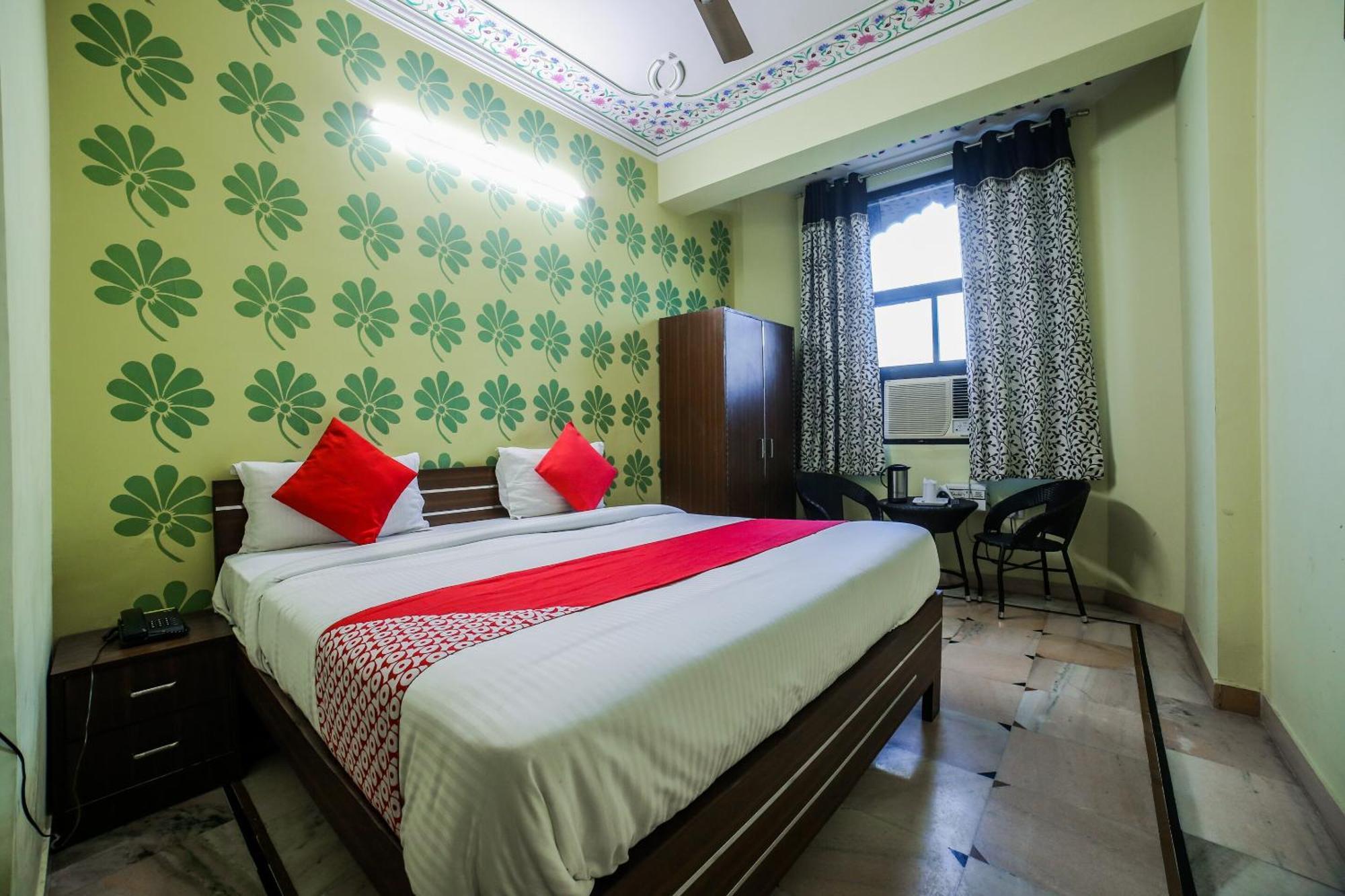 Collection O 36316 Hotel White Palace Jaipur Exteriör bild